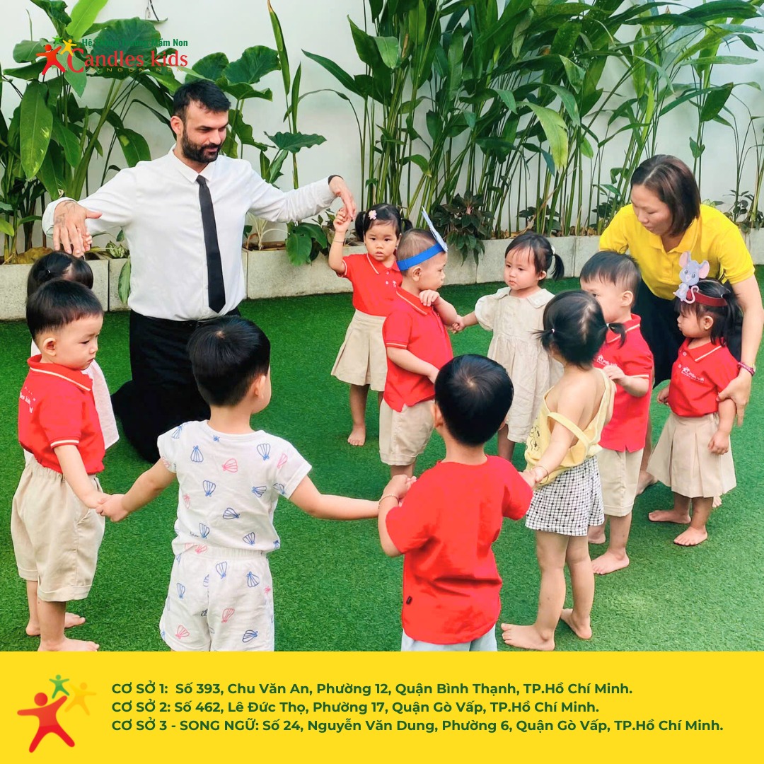 C&aacute;c b&eacute; chơi tr&ograve; chơi để ph&aacute;t triển tư duy
